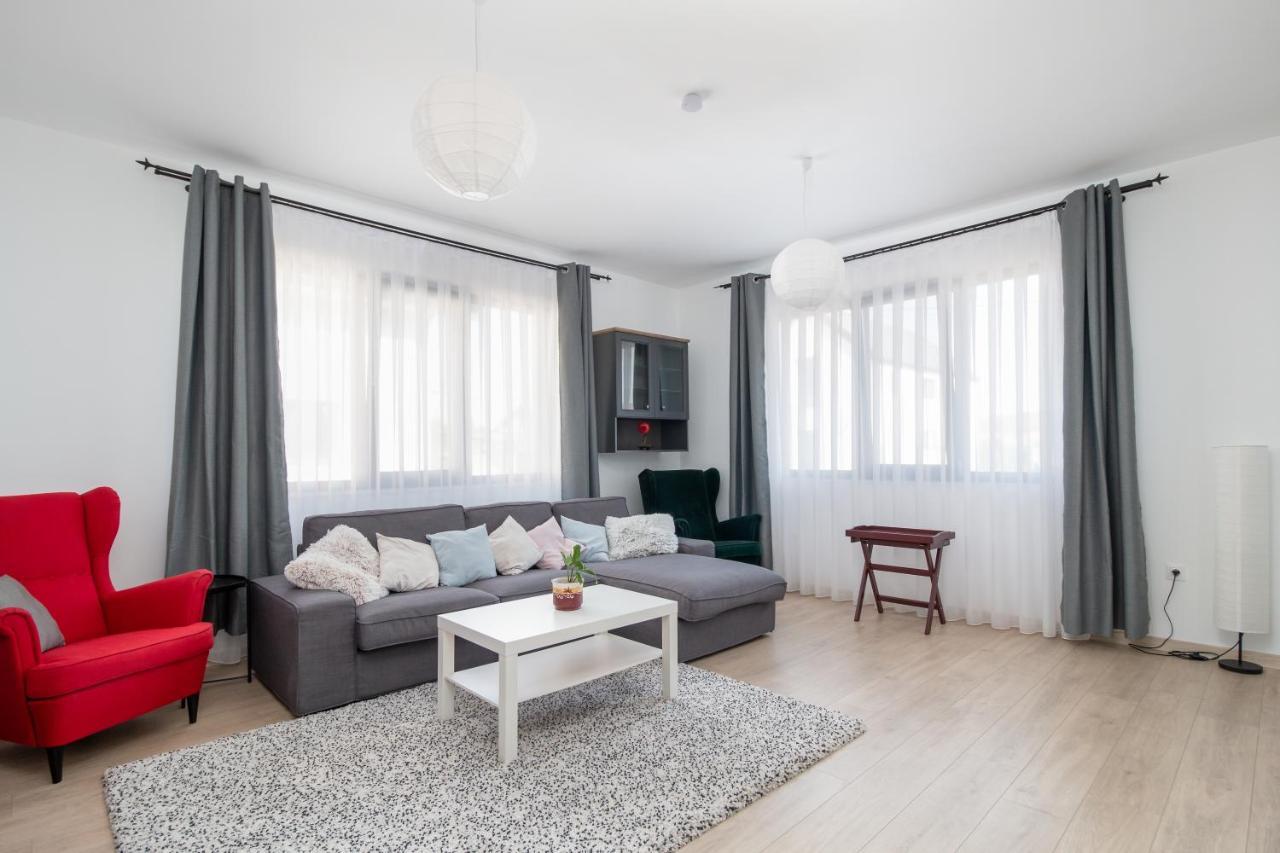 Zola Guest House Oradea Exteriör bild